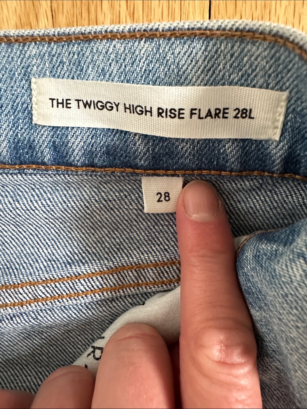 Denim Forum Twiggy High Rise Flare Jean 28 x 28 - Picture 4 of 13